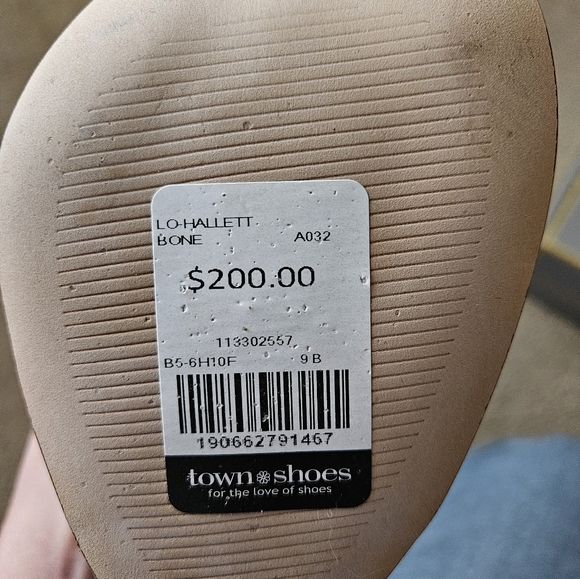 Louise et Cie Cream Leather Heels - Picture 4 of 4